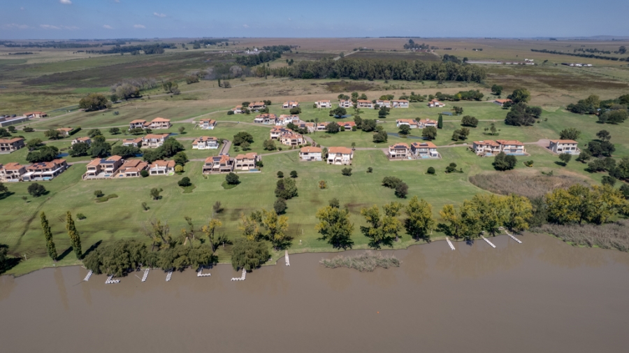 5 Bedroom Property for Sale in Club Milos Estate Free State